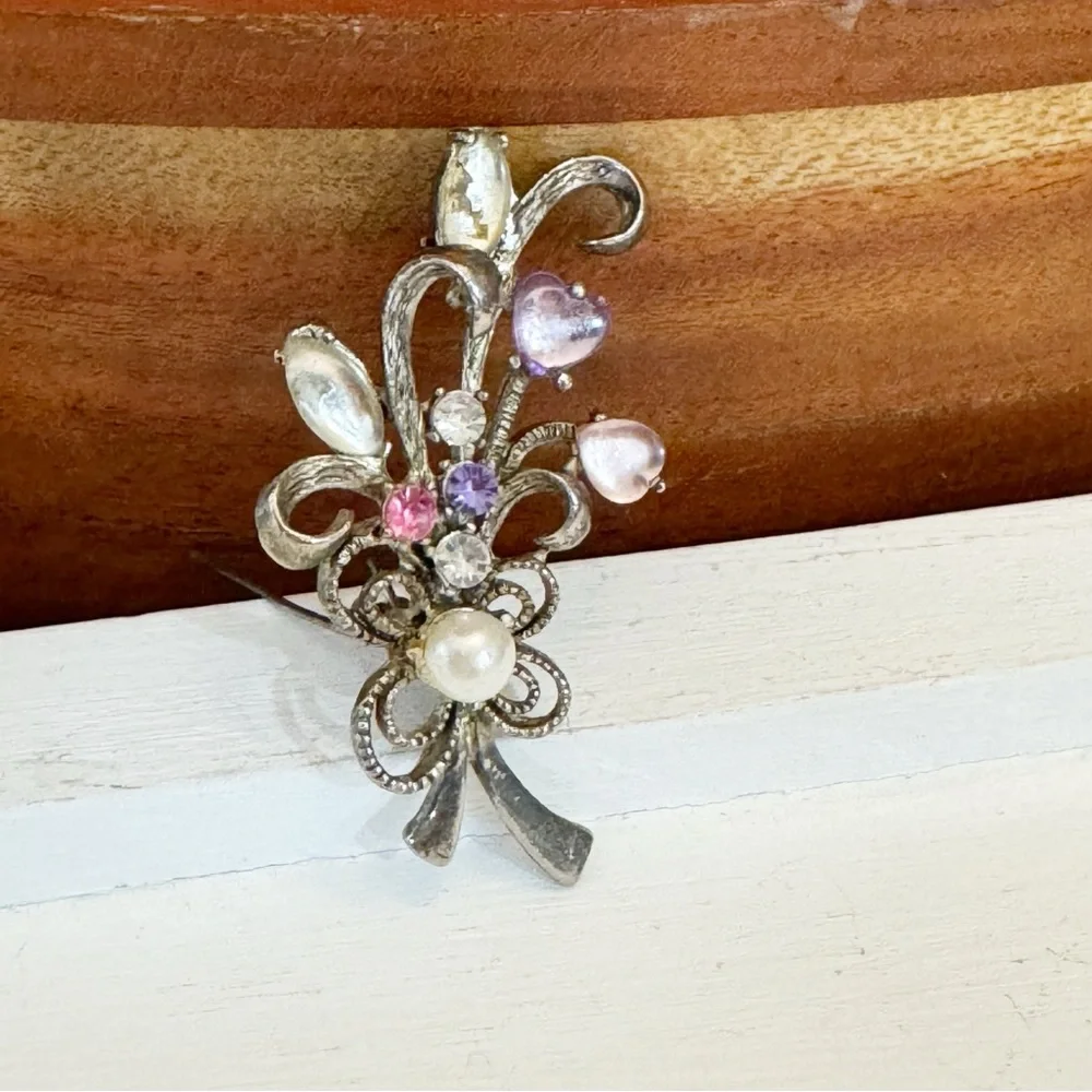 Vintage 1950s Silver ToneP Faux Pearl Rhinestone Flower Bouquet Brooch